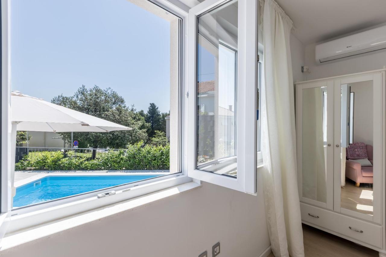 Villa Katess With Heated Pool Split Exterior photo