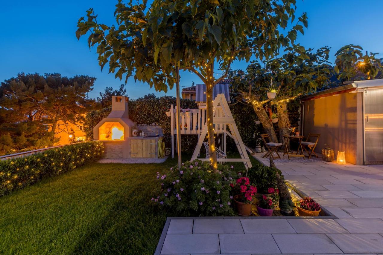 Villa Katess With Heated Pool Split Exterior photo